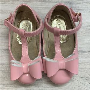 Joyfolie 5T pale pink dress shoes VGUC